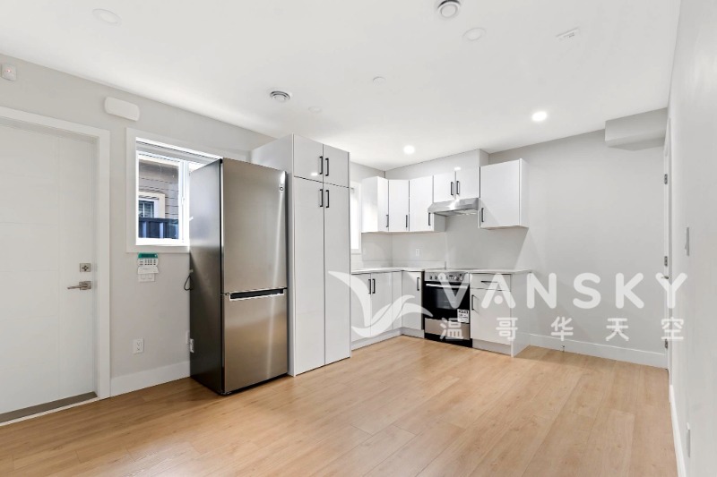 260329003658_6080 VICTORIA DRIVE FIRST FLOOR KICHEN_副本.jpg